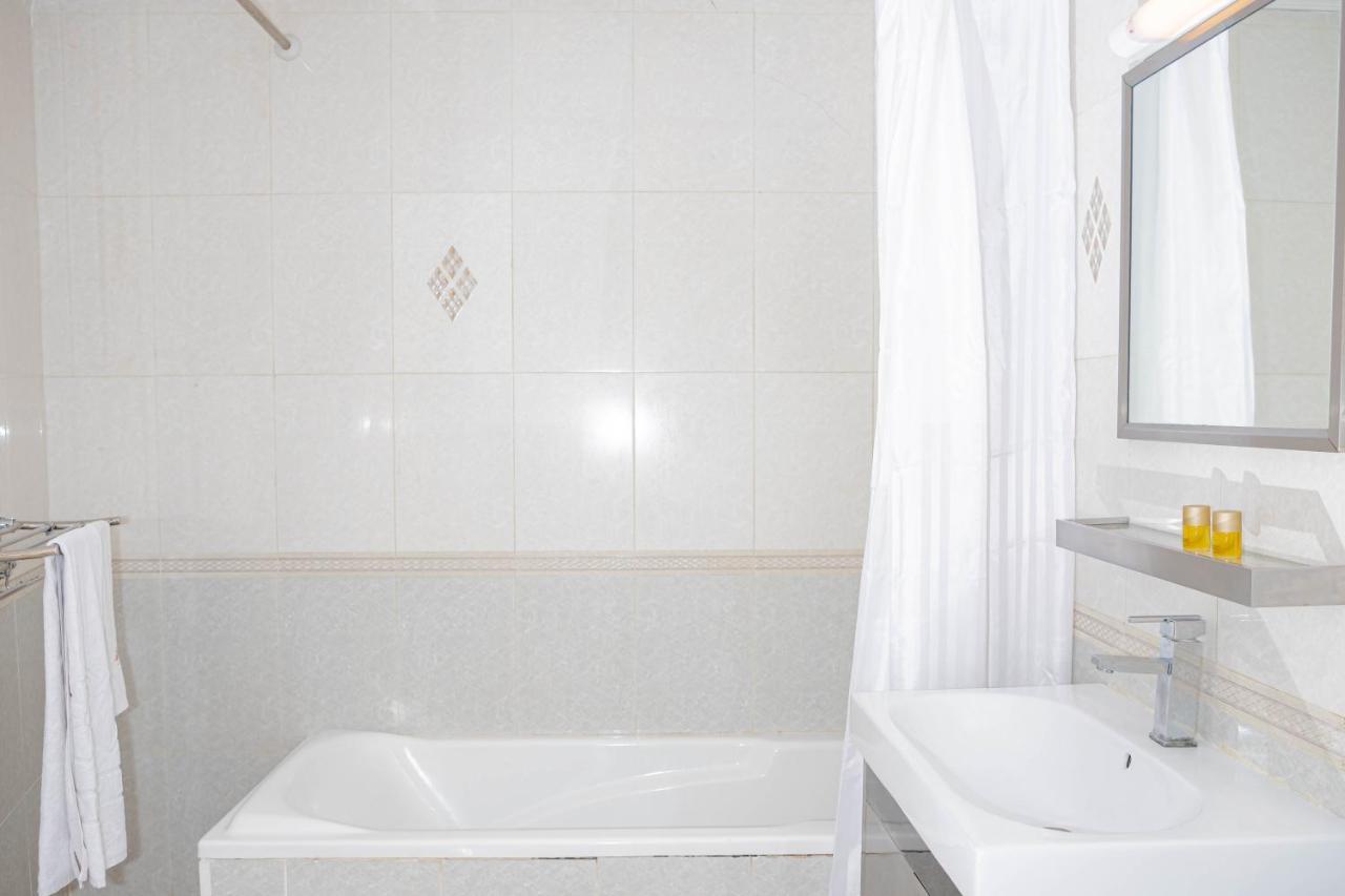 Hotel Hibiscus Louis Libreville Exteriér fotografie